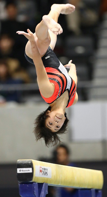 体操：全日本団体選手権 村上擁す日体大V [写真特集1/5] | 毎日新聞