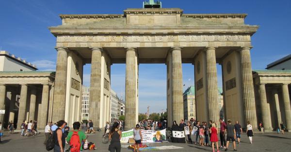 かつて「壁」で分断されたベルリンは人工的な街の造り | 藻谷浩介の