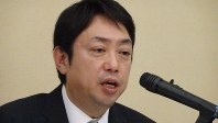 記者会見に臨む有国三知男・スルガ銀行社長＝２０１８年１１月３０日、今沢真撮影