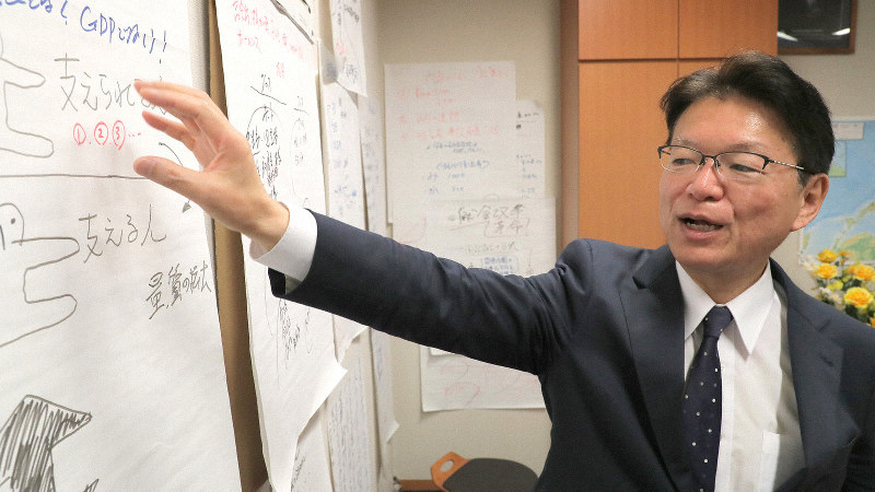 長妻昭氏=和田大典撮影