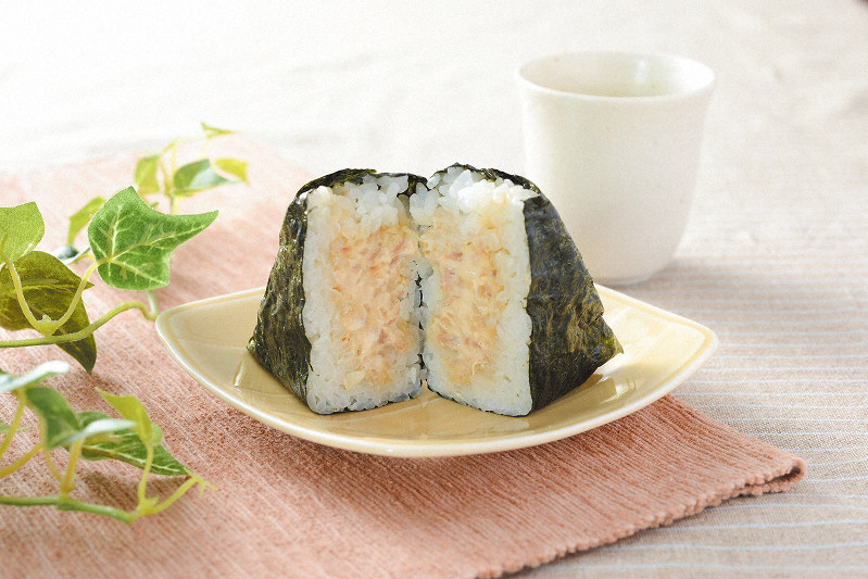 ローソン「悪魔のおにぎり」1000万個超え 王者ツナマヨ抜き | 毎日新聞