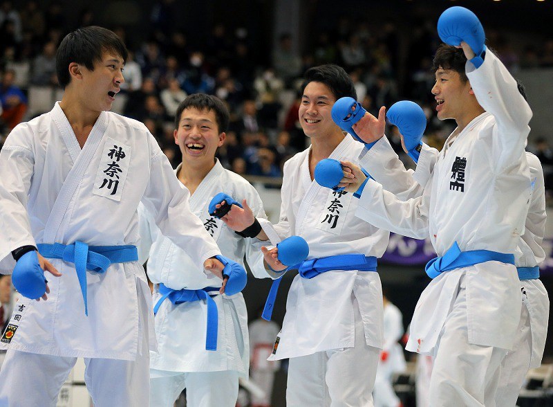 空手 全日本選手権 組手団体 男子は神奈川 女子は千葉が優勝 写真特集9 11 毎日新聞