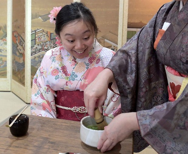 ｖｉｅｗ 外国人観光客ら茶道や忍者体験 文化 歴史に触れる 写真
