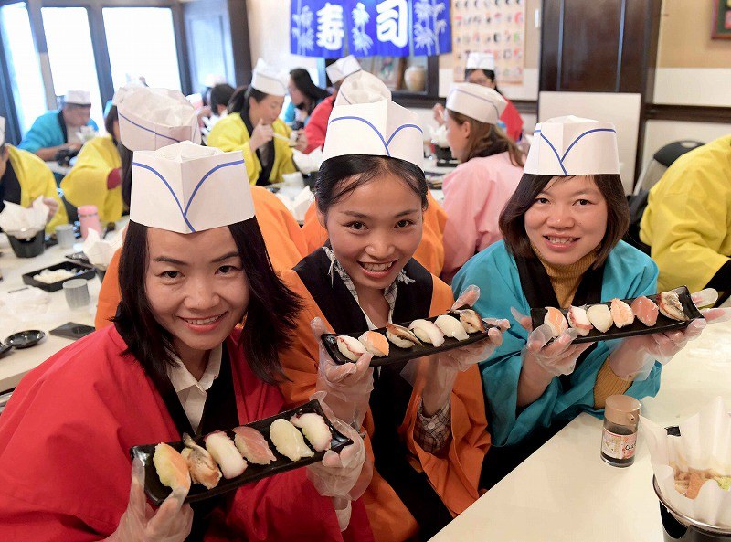 View＋：外国人観光客ら茶道や忍者体験… 文化、歴史に触れる [写真