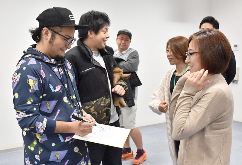 西日本豪雨 被災地に笑顔 宇和島などで無料ライブ 大洲出身のバンビーノ 石山さんら 愛媛 毎日新聞