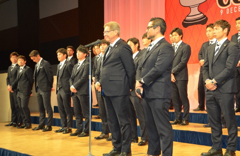 浦和レッズ天皇杯優勝の祝賀会に300人 毎日新聞