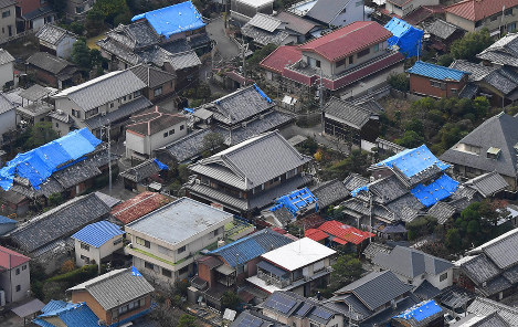 大阪北部地震3年 死亡女児の小学校で黙とう 正門前に献花台 毎日新聞