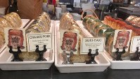 HANAMIZUKI Cafeのおにぎり。「SUKIYAKI」は人気の一品＝小高朋子撮影