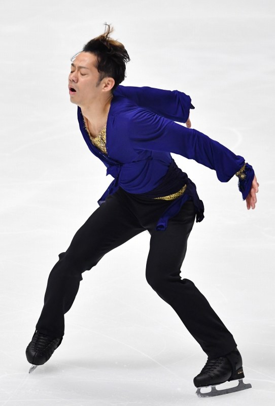 全日本フィギュア 100点超え宇野昌磨が首位発進 復帰の高橋大輔は2位