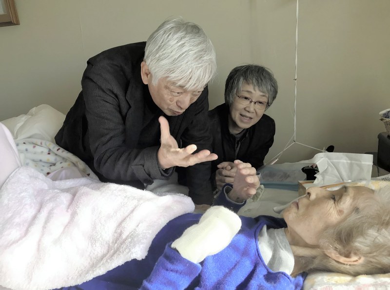 いのちのほとりで ９ 物語 を聞き出し共感 がん末期患者の在宅緩和ケア 毎日新聞