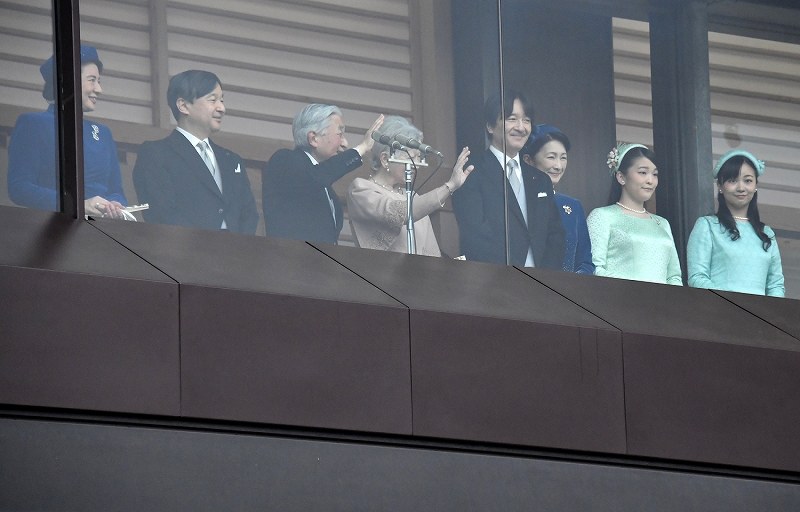 皇室：天皇陛下 85歳誕生日一般参賀 [写真特集7/9] | 毎日新聞