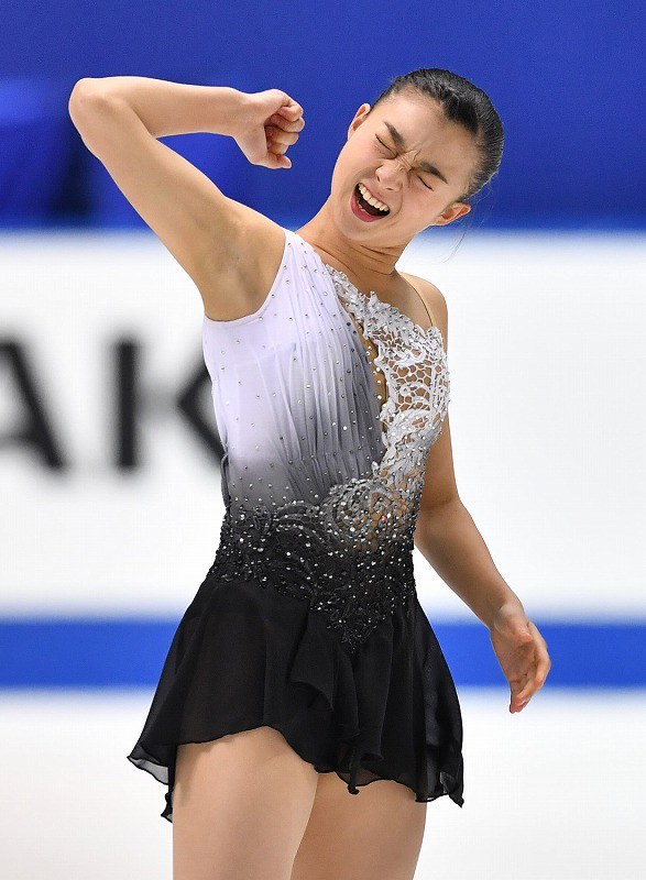 THE ICE 当選品 坂本花織 宮原知子 三原舞依　直筆サイン入　限定品 THE ICE 当選品 坂本花織 宮原知子 三原舞依 直筆サイン入 限定品