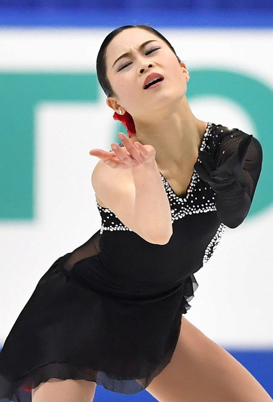 18歳坂本花織が初優勝 紀平2位、宮原3位 全日本フィギュア [写真特集9