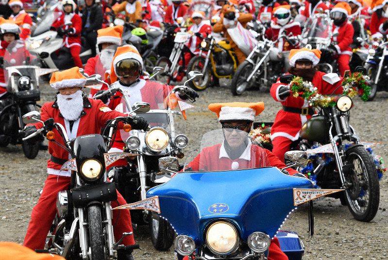 ハーレー」サンタが名古屋をパレード 児童虐待防止訴え | 毎日新聞