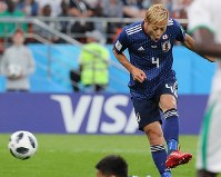 サッカーW杯。【日本―セネガル】後半、同点ゴールを決める本田＝ロシア・エカテリンブルクで２０１８年６月２４日、長谷川直亮撮影