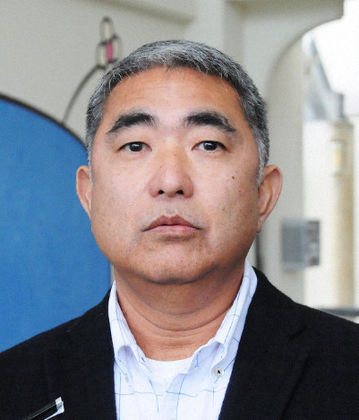 衆院沖縄3区補選に出馬する意向を表明する屋良朝博氏＝沖縄市で2018年12月28日午後0時55分、遠藤孝康撮影