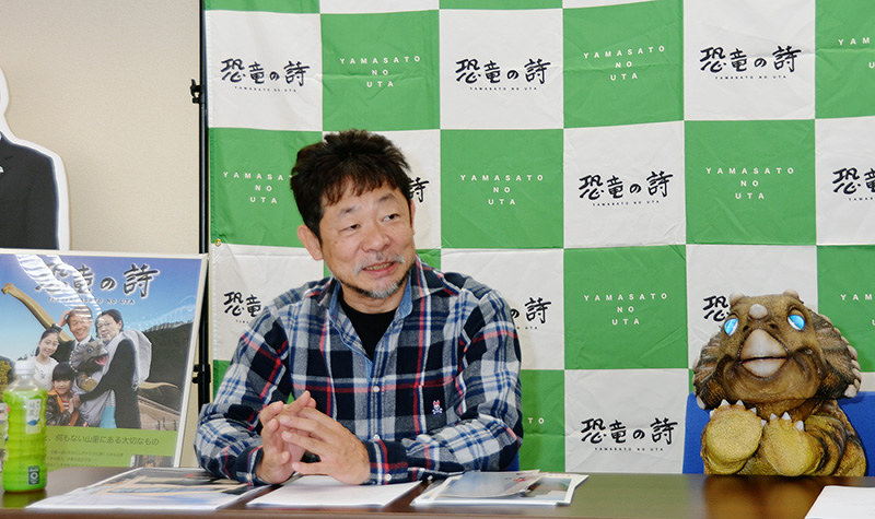 会見に臨む近兼拓史監督=兵庫県丹波市氷上町の市商工会で、丸井康充撮影