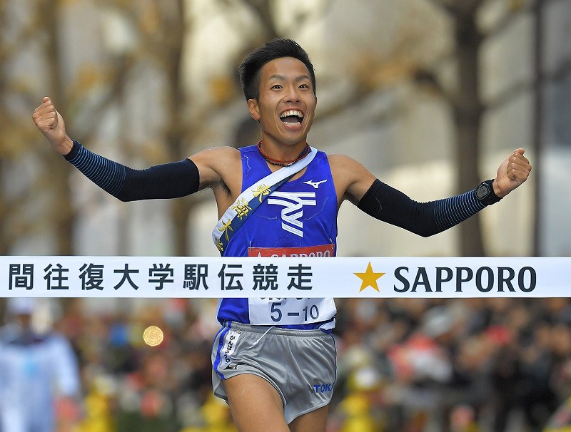 箱根駅伝 東海大が初の総合優勝 青学大のV5阻む [写真特集7/29