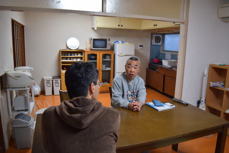 福岡市内で市民から遺贈のあった一軒家は、昨年12月から障害のある人向けのシェアハウスとして活用され、利用者が自立を目指して生活している=福岡市東区で2018年12月20日午後4時40分ごろ、青木絵美撮影