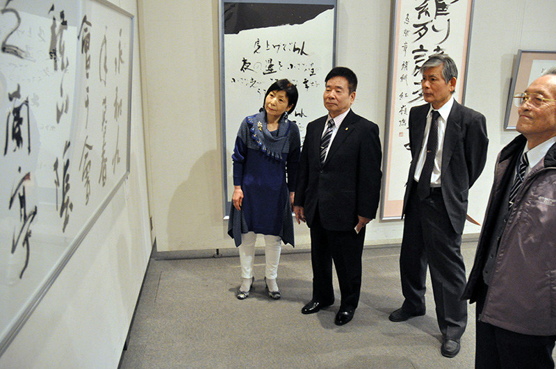 玄穹書道会展 ２４人が力作５１点 １４日まで 福山 広島 毎日新聞