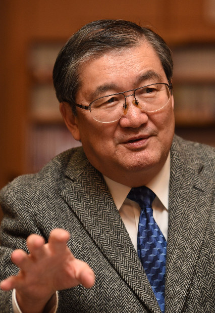 下斗米伸夫氏＝丸山博撮影