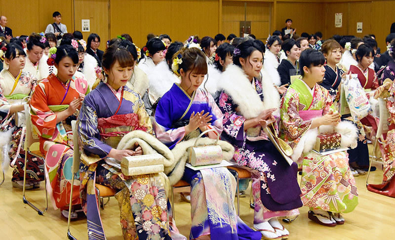 成人式 平成最後の新成人 伊賀９１０人 名張８０４人 伊賀広域 三重 毎日新聞