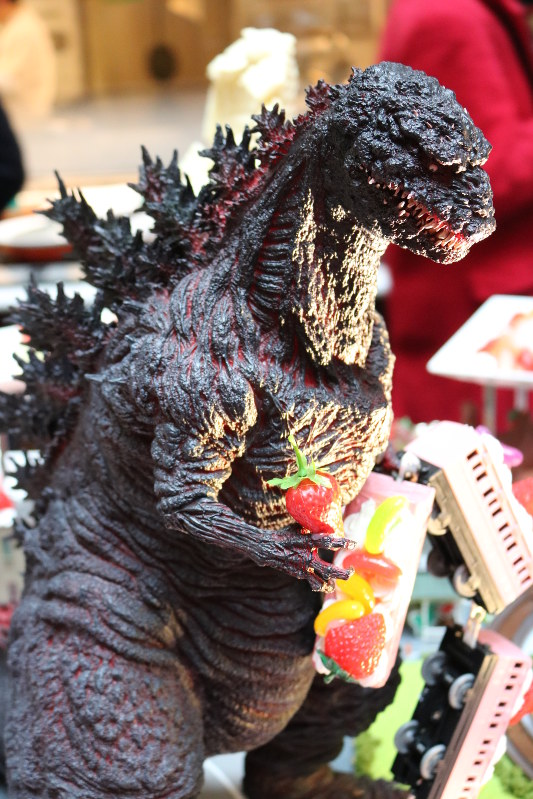 In Photos Godzilla back in Tokyo for strawberry showdown The Mainichi