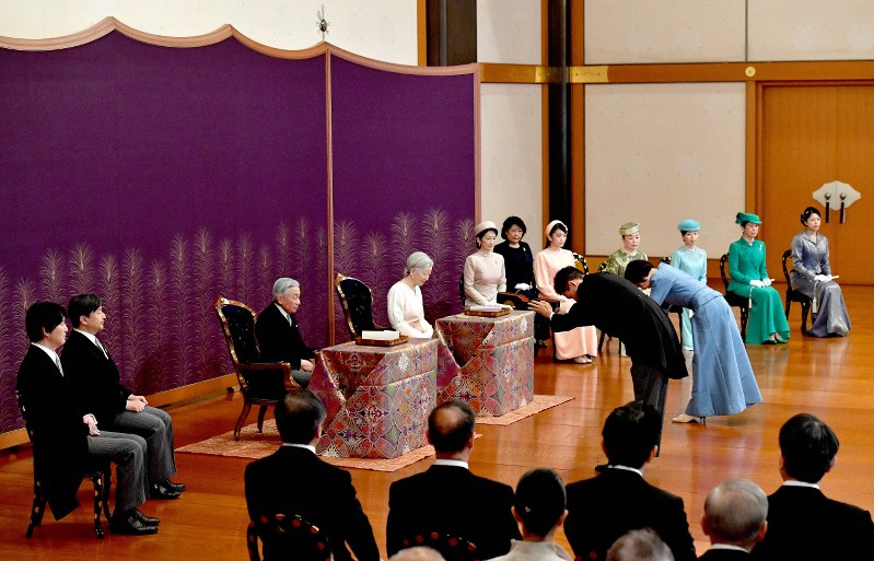天皇、皇后両陛下、皇族方などが出席されて行われた歌会始の儀=皇居・宮殿「松の間」で2019年1月16日午前10時33分、代表撮影