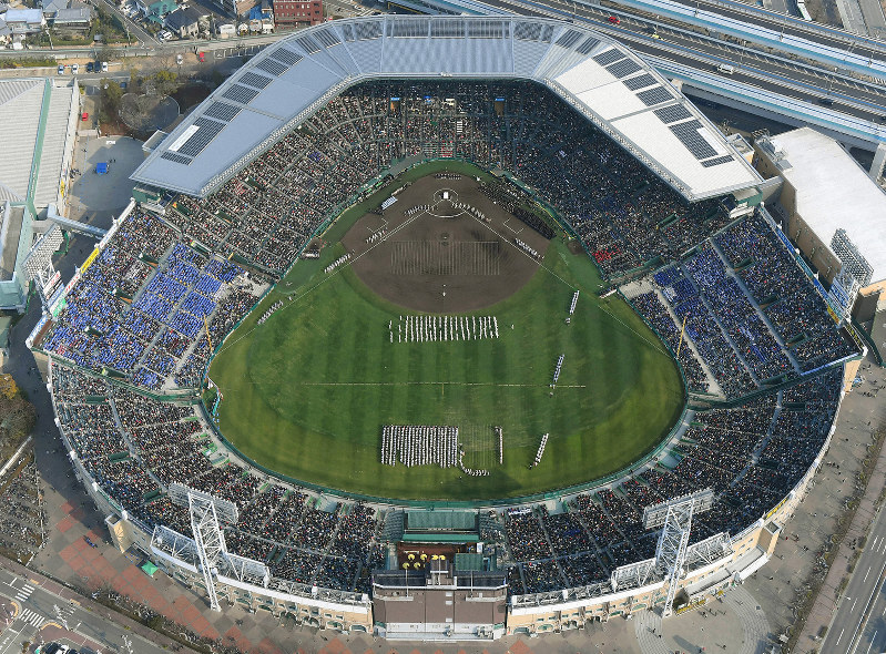 阪神甲子園球場=本社ヘリから貝塚太一撮影