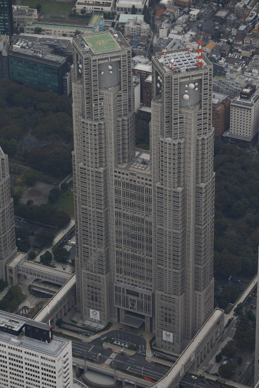 東京都庁＝東京都新宿区で、本社ヘリから