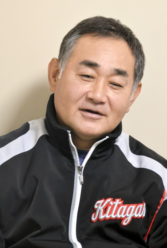 北海道ガスの小島啓民監督=2018年12月21日、平本泰章撮影