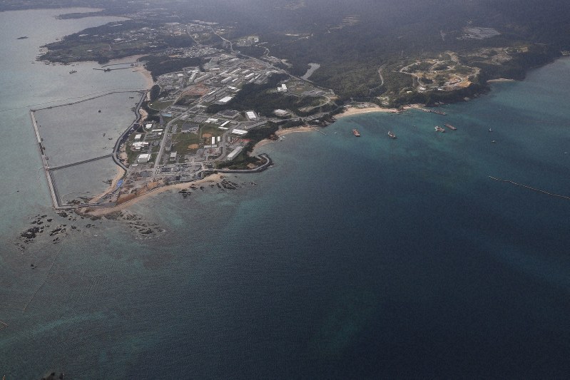 沖縄県名護市辺野古沿岸部=2018年12月14日、本社ヘリから