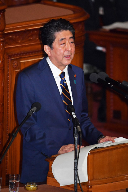 第198通常国会が開会し、衆院本会議で施政方針演説をする安倍晋三首相＝国会内で2019年1月28日、渡部直樹撮影