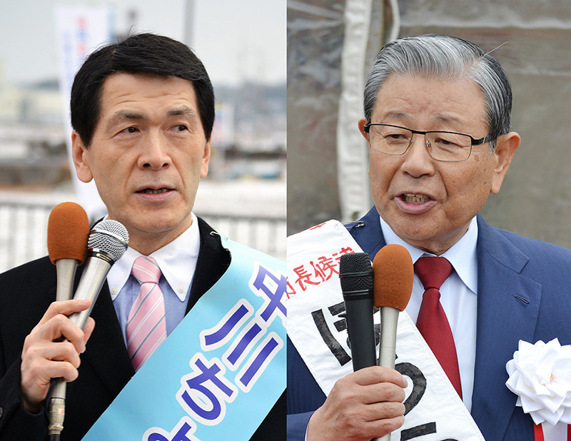兵庫・小野市長選が告示されで第一声を上げる(右から届け出順に)蓬莱務氏、中川暢三氏