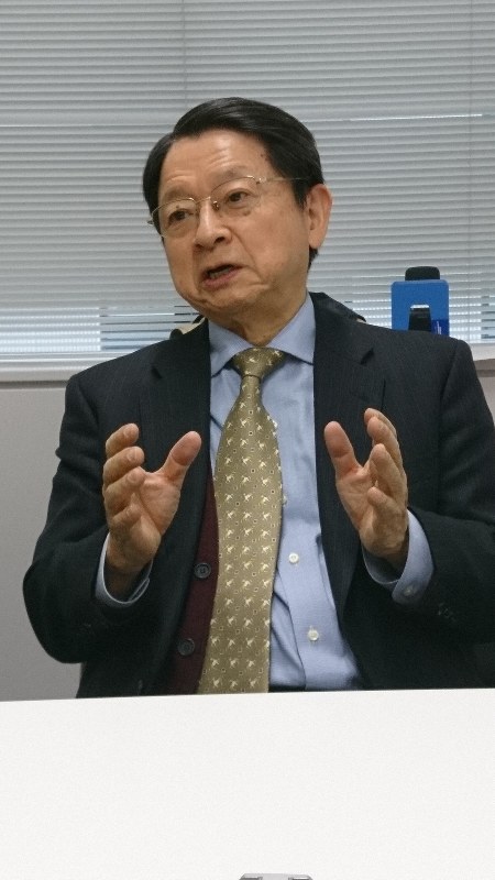 国会のあり方について話す片山善博・早稲田大公共経営大学院教授=早稲田大学の研究室で2019年1月28日、田中成之撮影