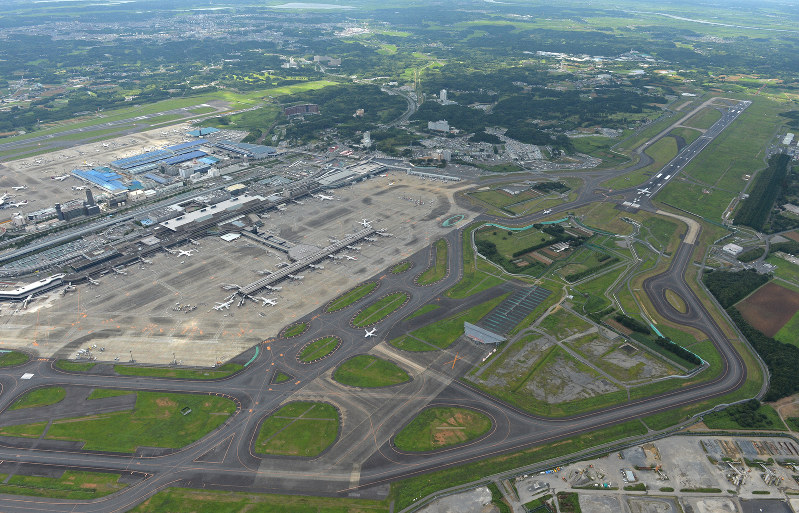 成田空港=本社ヘリから竹内幹撮影