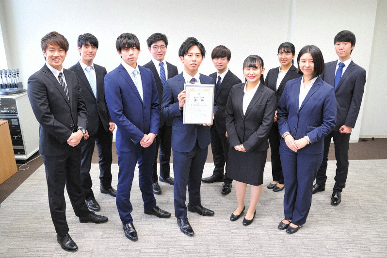 大学倶楽部 創価大 経済学検定試験の第30回大学対抗戦 理論同好会が2連覇で13回目の優勝 毎日新聞