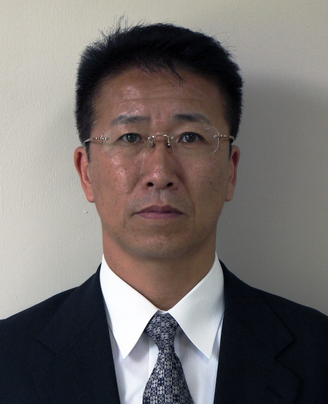 横前明氏