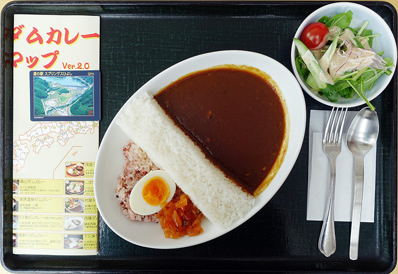 道の駅「スプリングスひよし」一押し商品の日吉ダムカレー=京都府南丹市日吉町中宮ノ向8で、谷田朋美撮影