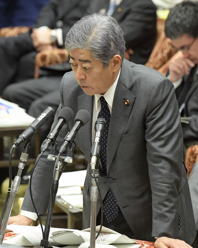 衆院予算委員会で答弁する岩屋毅防衛相=国会内で2019年2月12日午後1時42分、川田雅浩撮影