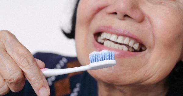 みんなで一生懸命考えた 歯ブラシをかむ理由 理由を探る認知症ケア ペホス 毎日新聞 医療プレミア