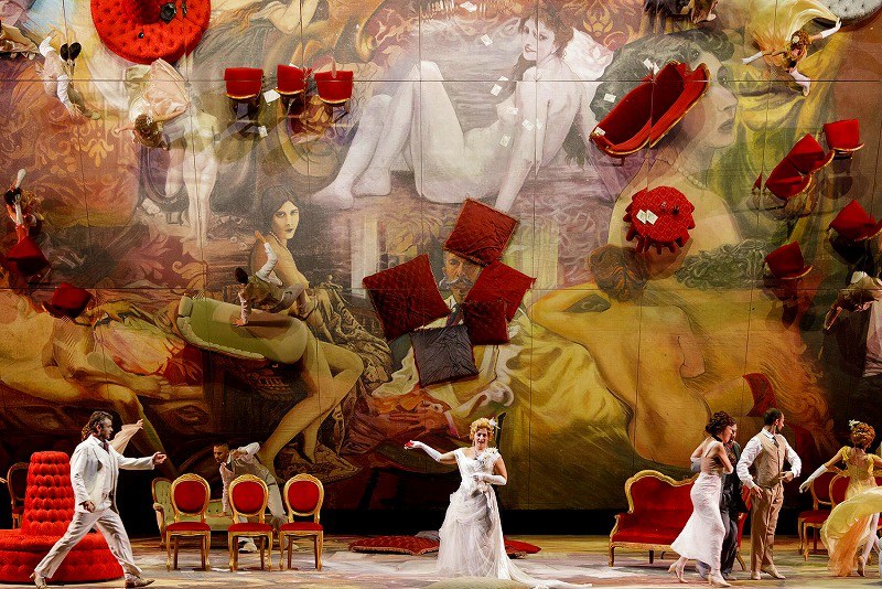 第1幕、ヴィオレッタの屋敷における夜会 (C)Edoardo Piva / Teatro Regio Torino