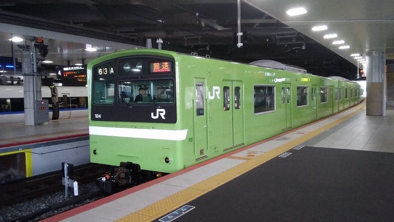 試運転するおおさか東線の車両＝筆者撮影