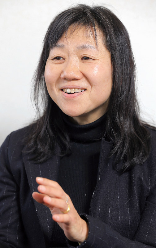 質問に答える角田光代さん=東京都渋谷区で2019年1月28日午後1時12分、宮武祐希撮影