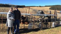 荒野の中の一軒宿でもてなしてくれた夫婦。彼らはアフリカーナー（オランダ系白人）だった（写真は筆者撮影）