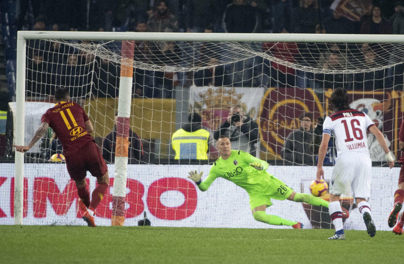 Soccer Roma far from convincing in 21 win over Bologna in Serie A The Mainichi