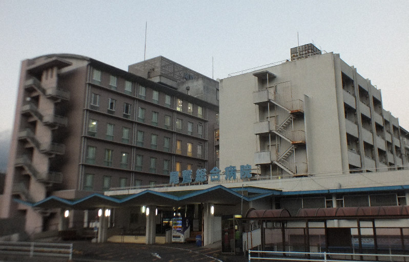 インフルエンザの集団感染があり、男性患者が死亡した尾鷲総合病院=三重県尾鷲市で2019年2月20日午後5時52分、下村恵美撮影