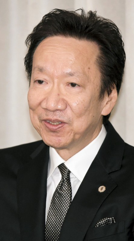 最高裁判事に就任し、記者会見であいさつをする草野耕一氏=東京都千代田区の最高裁で2019年2月13日、竹内紀臣撮影