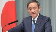 記者会見で質問に答える菅義偉官房長官＝首相官邸で2019年1月25日、川田雅浩撮影