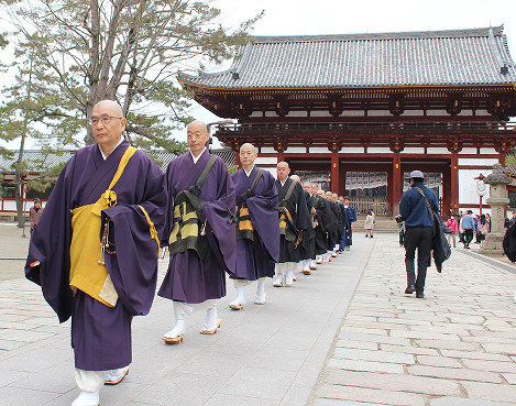 お水取り 園長先生 久しぶり 東大寺学園幼稚園児ら 参籠宿所見舞う 奈良 毎日新聞 お水取り 園長先生 久しぶり 東大寺学園幼稚園児ら 参籠宿所見舞う 奈良 毎日新聞